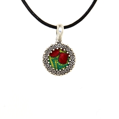 Ciondolo d´argento con corona di rose in filigrana e broccato verde