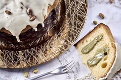 La Forneria di Pula Panettone ricoperto di cioccolato bianco e pistacchi con vasetto di crema al pistacchio...