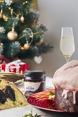 La Forneria di Pula Panettone ricoperto di cioccolato rosa con vasetto di confettura di mirto Scatola...