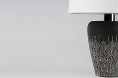 Memaceramicart Lampada da tavolo modellata e decorata  con incisioni a mano in ceramica (14x20 cm)