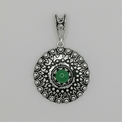 MOM Junior burnished with green agate with chain