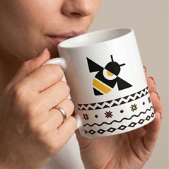 Tazza ceramica con ape e logo